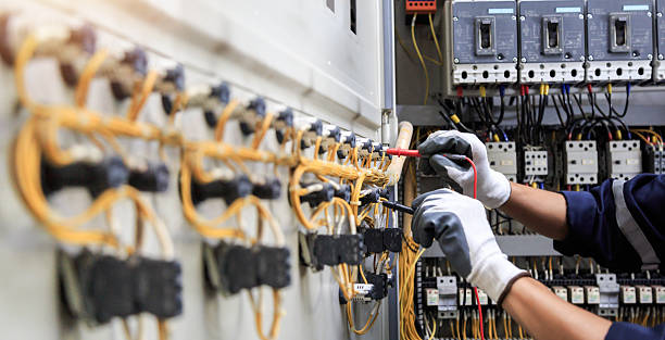 Professional Electrician technician working in Athens, AL